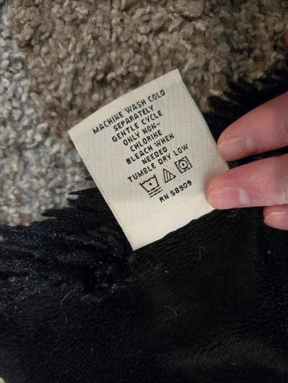 Studio D Black Blanket 50